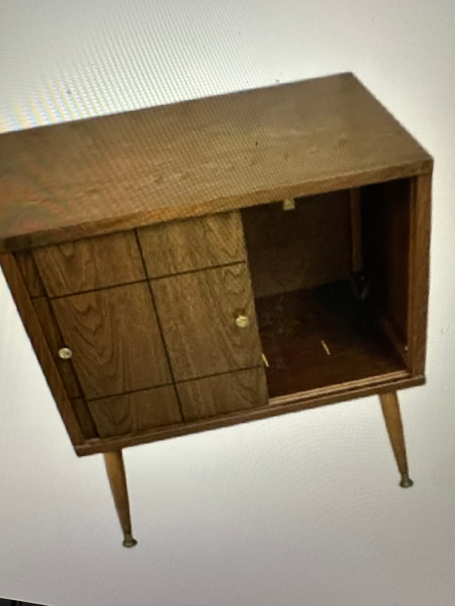 Lu Van Mid-Century Sliding Door Stand