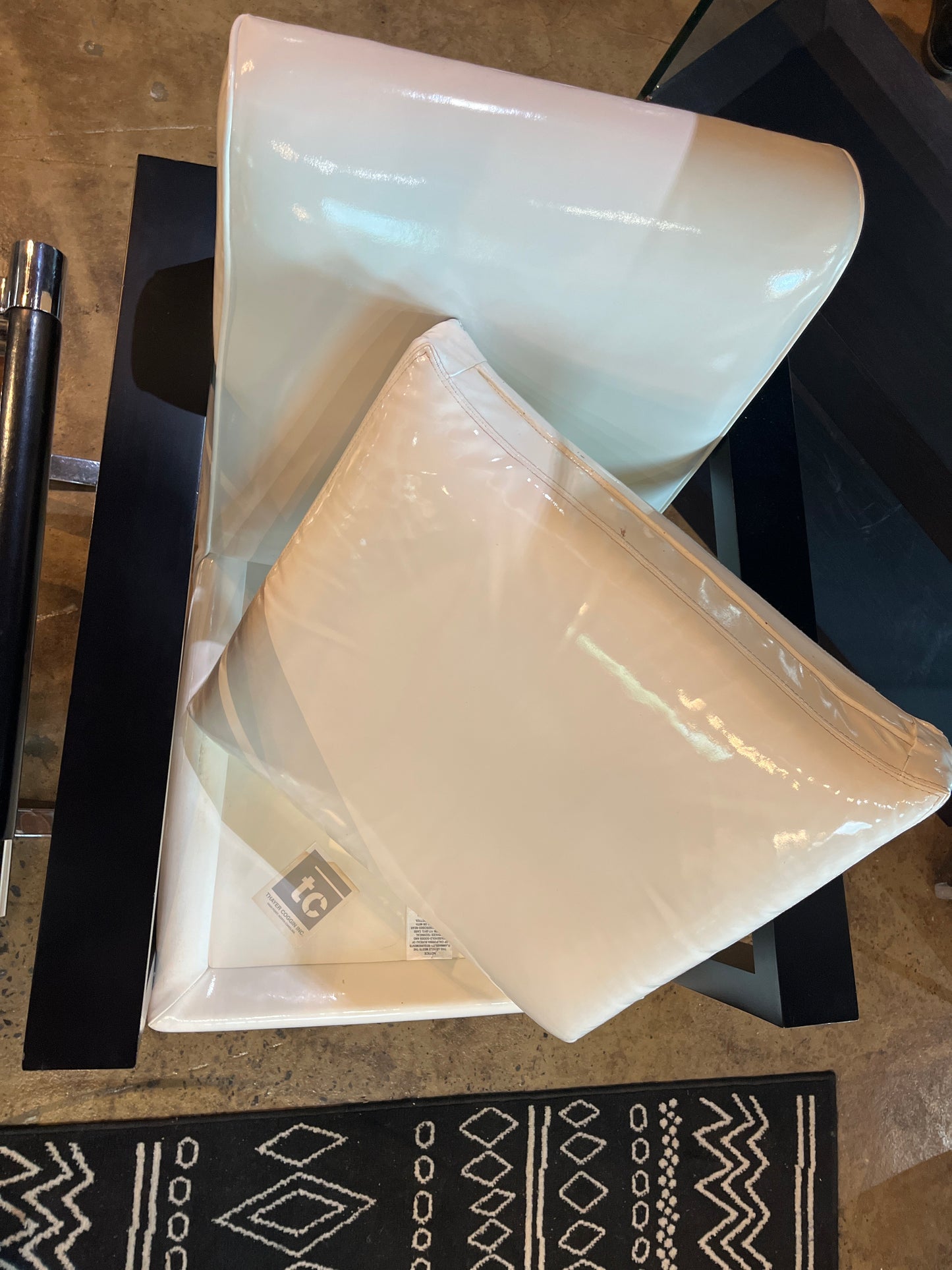 HOT ROGER CHAIR/THAYER COGGIN