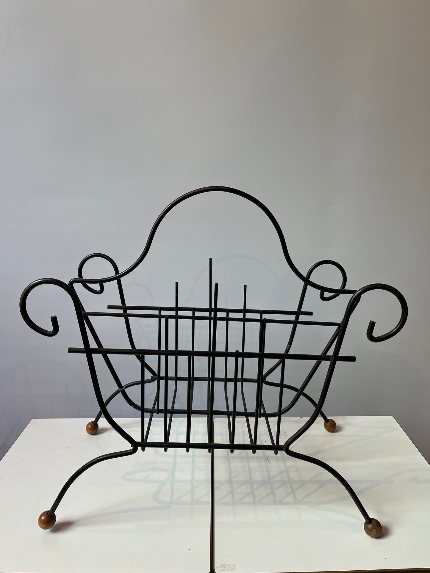 VINTAGE IRON MAGAZINE RACK