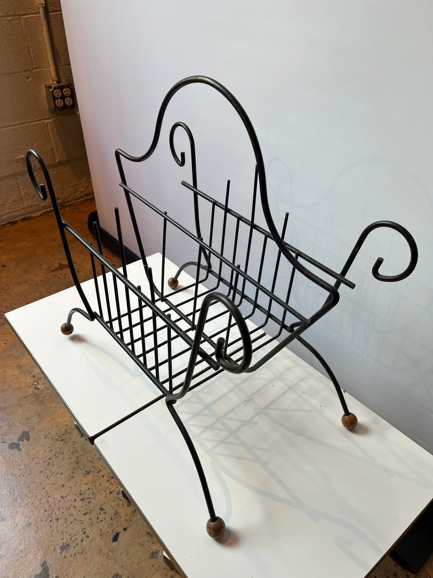 VINTAGE IRON MAGAZINE RACK