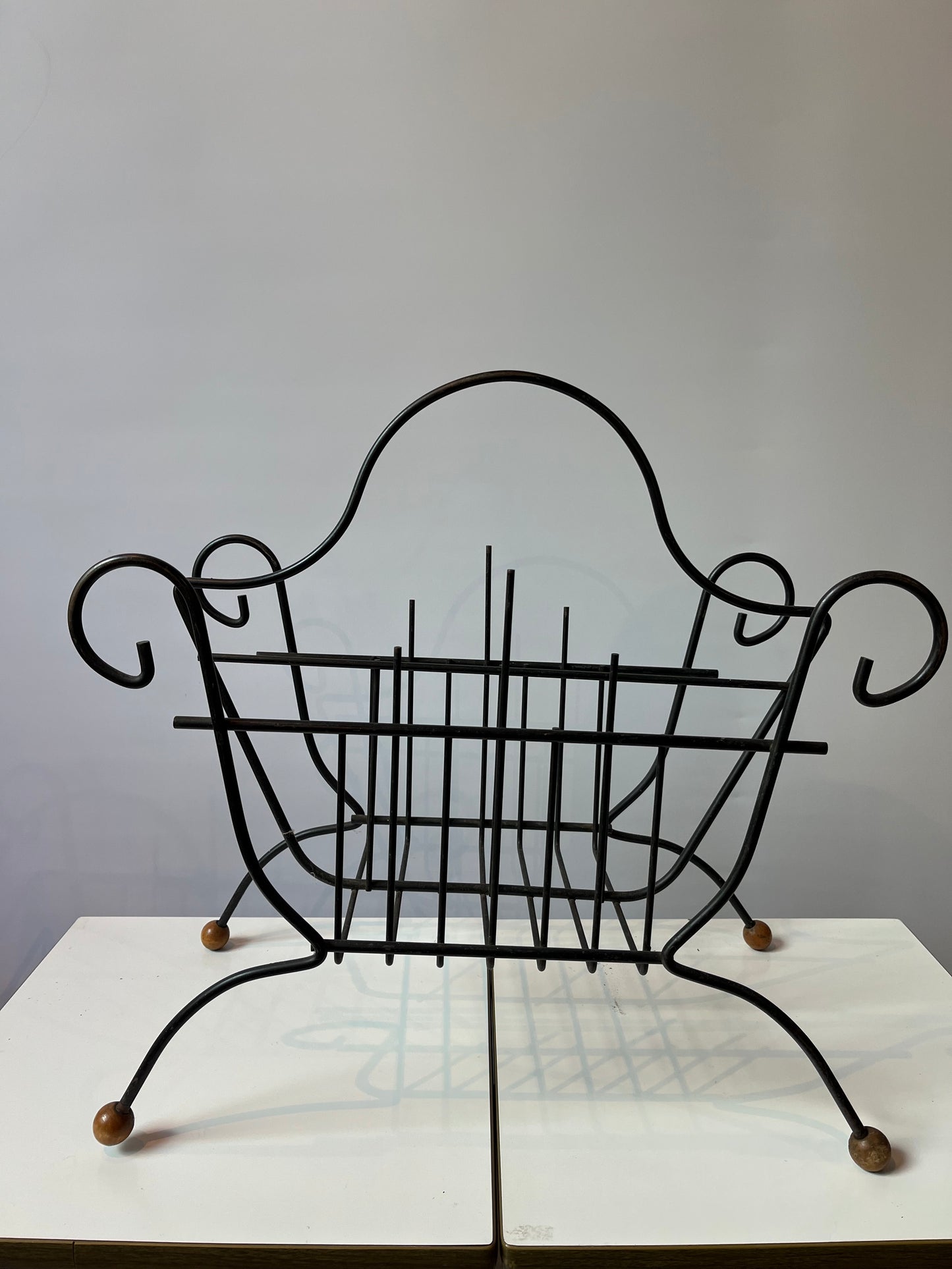 VINTAGE IRON MAGAZINE RACK