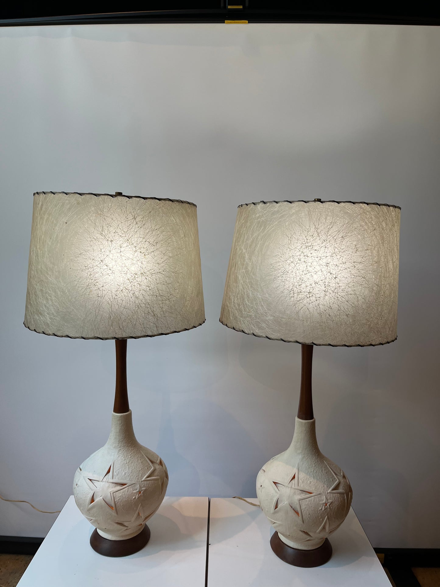 PR OF MCM WOOD/CERAMIC LAMPS