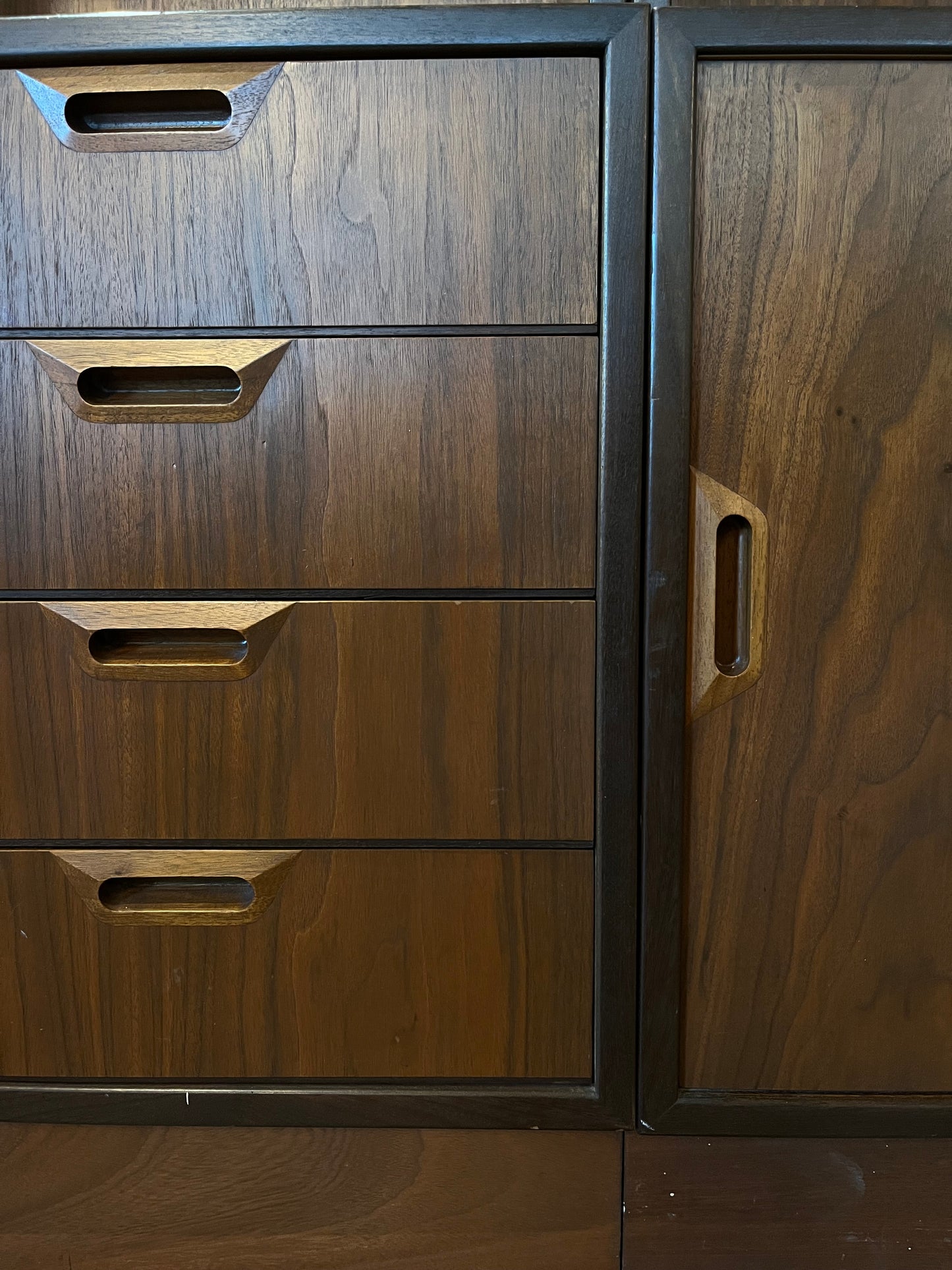MCM WALNUT SHELVING UNIT(S)