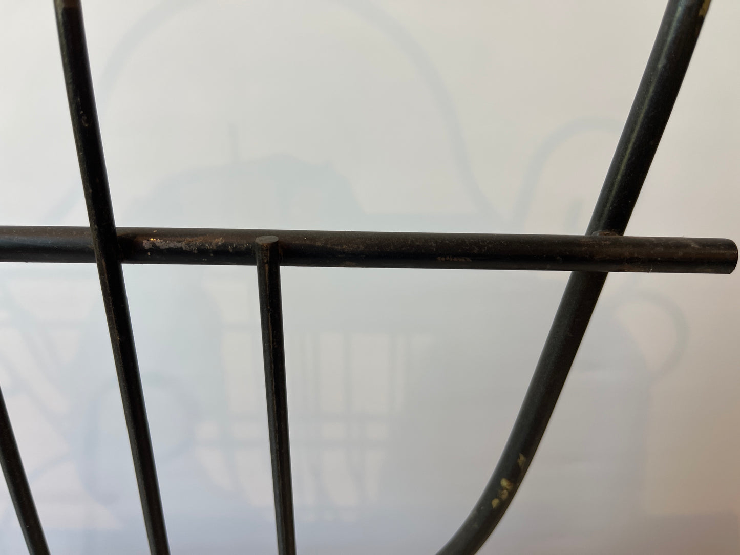 VINTAGE IRON MAGAZINE RACK