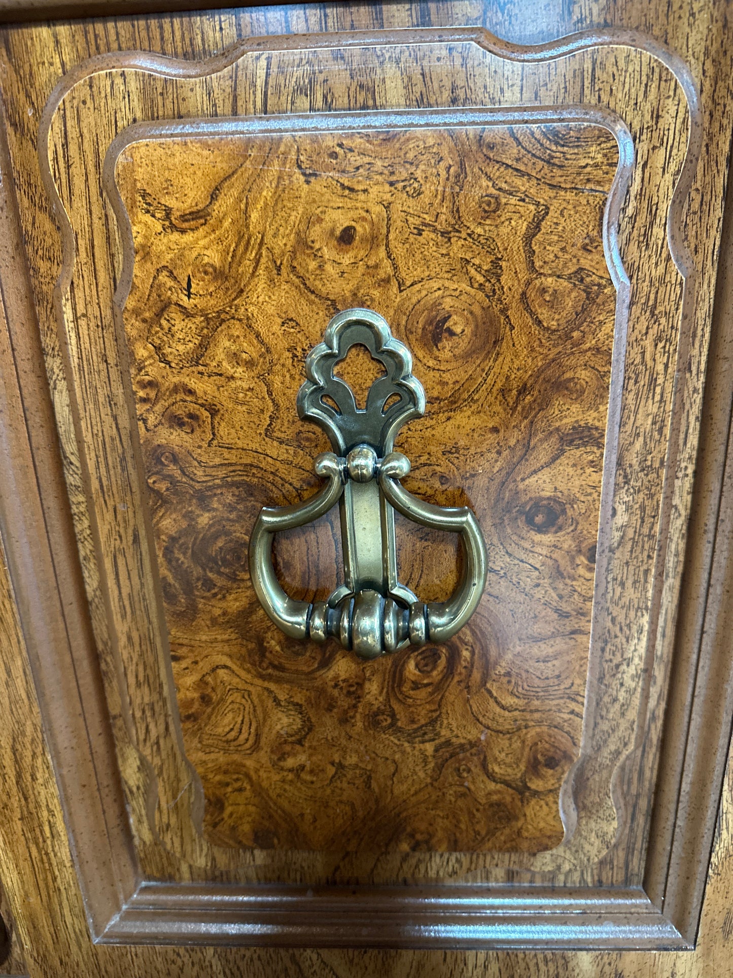 VINTAGE BROYHILL FLIP TOP BAR