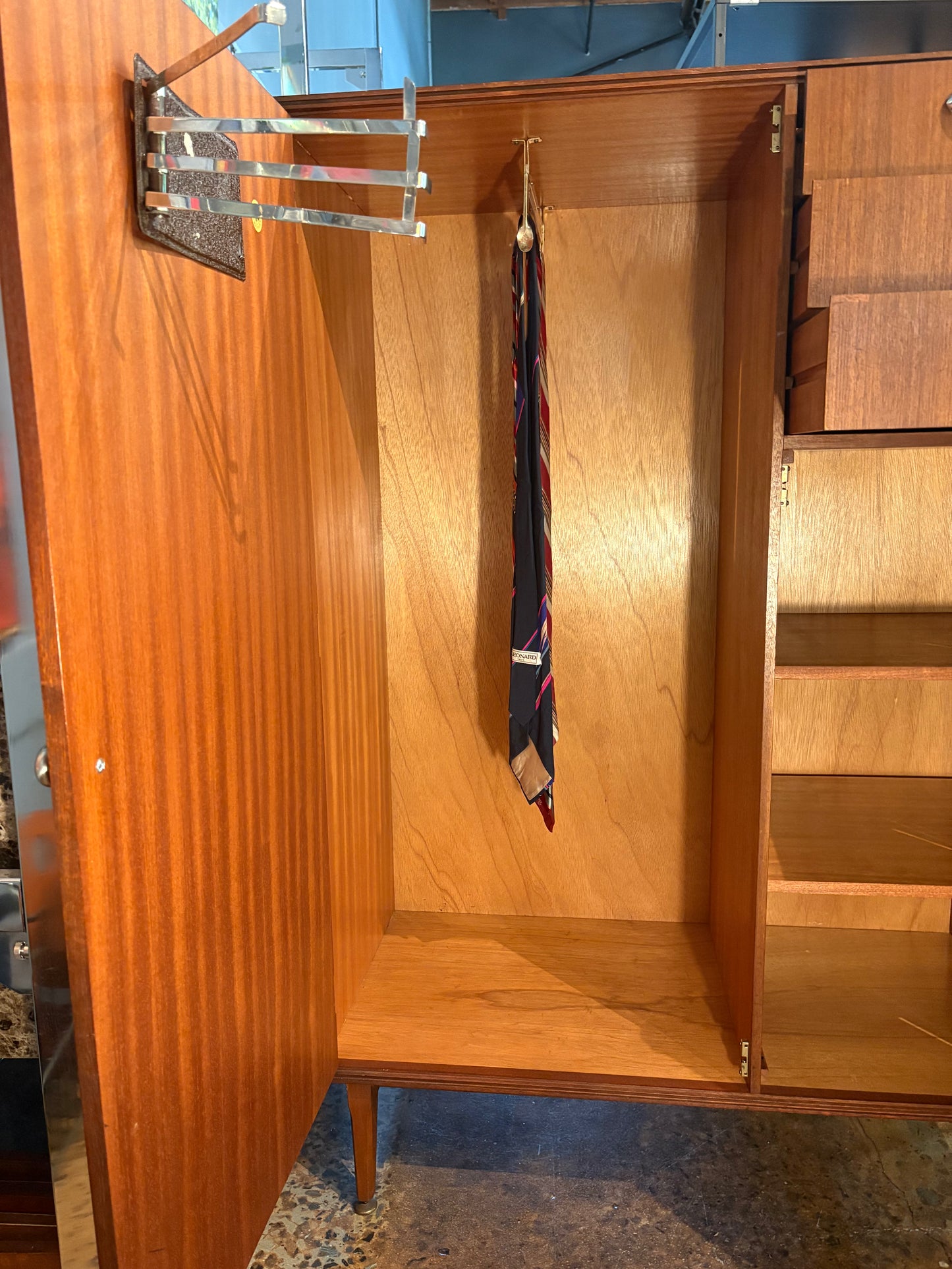 Midcentury Modern Wardrobe by Merdew