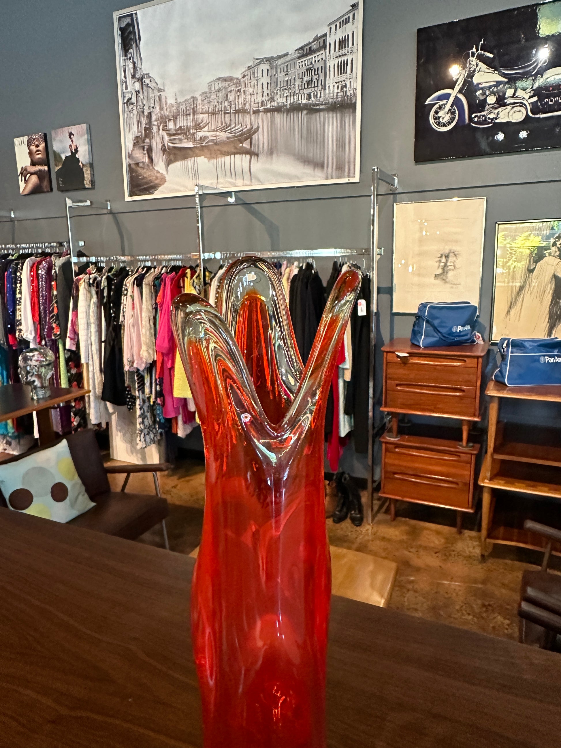 RED/ORANGE ITALIAN SWUNG VASE