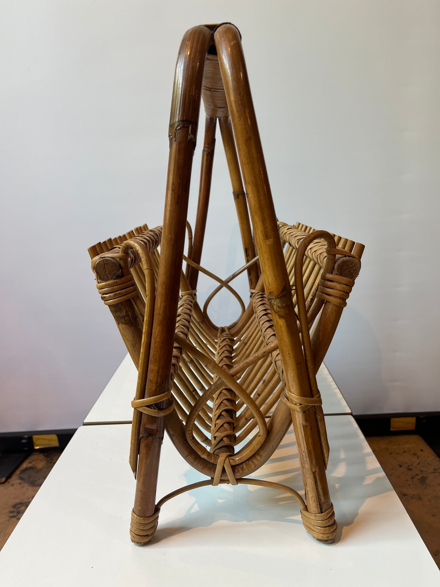 ITALIAN NEWSPAPER RACK