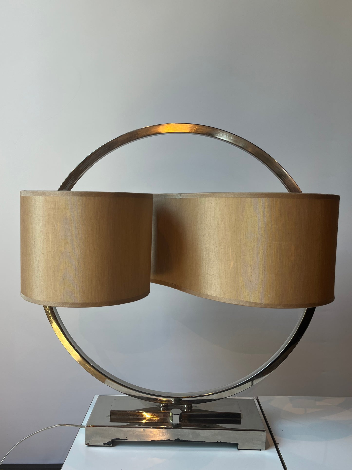 CIRCULAR LAMP WITH CUSTOM S SHADE
