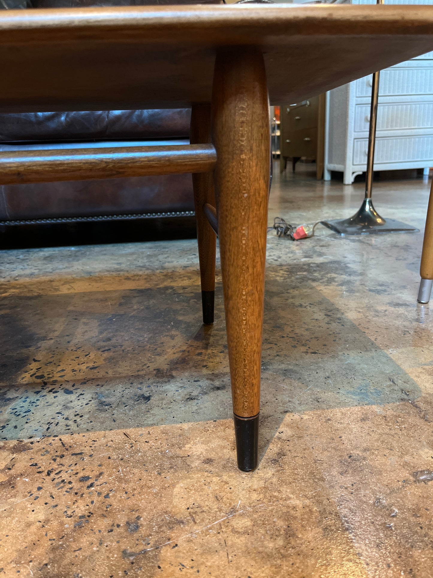 VINTAGE LANE ACCLAIM COFFEE TABLE