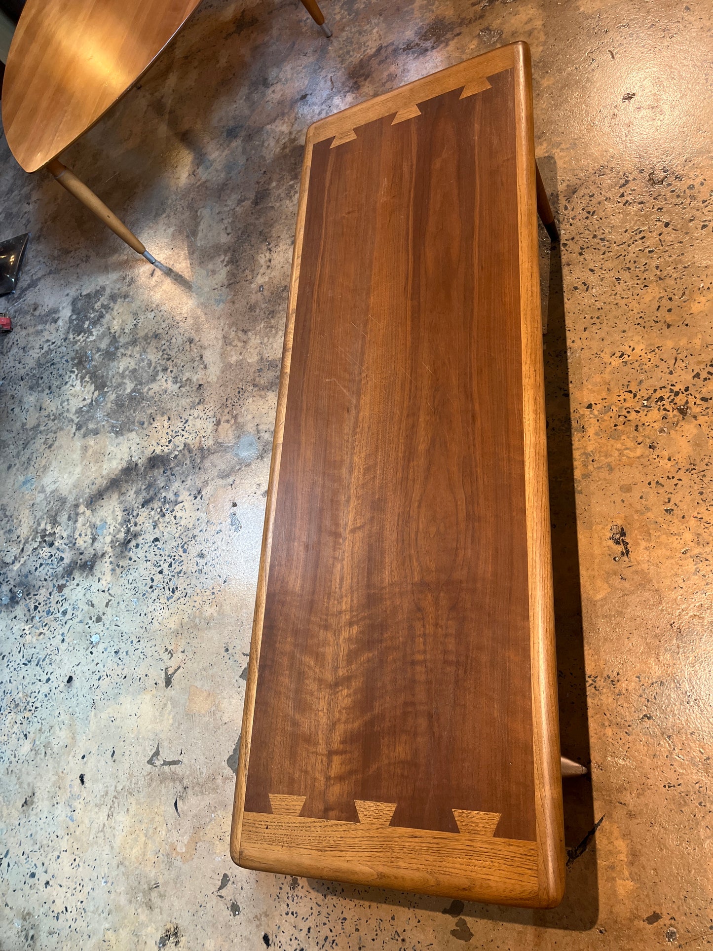 VINTAGE LANE ACCLAIM COFFEE TABLE
