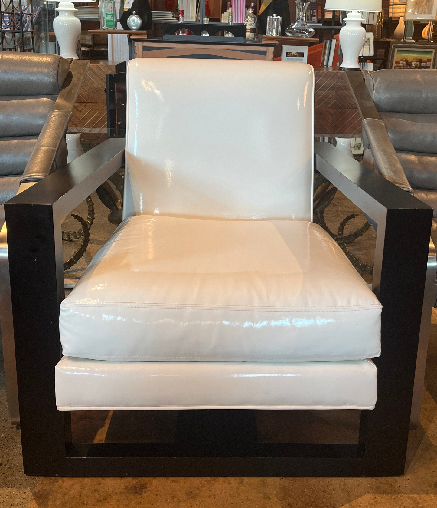 HOT ROGER CHAIR/THAYER COGGIN