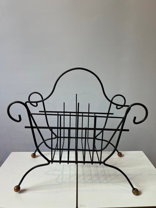 VINTAGE IRON MAGAZINE RACK