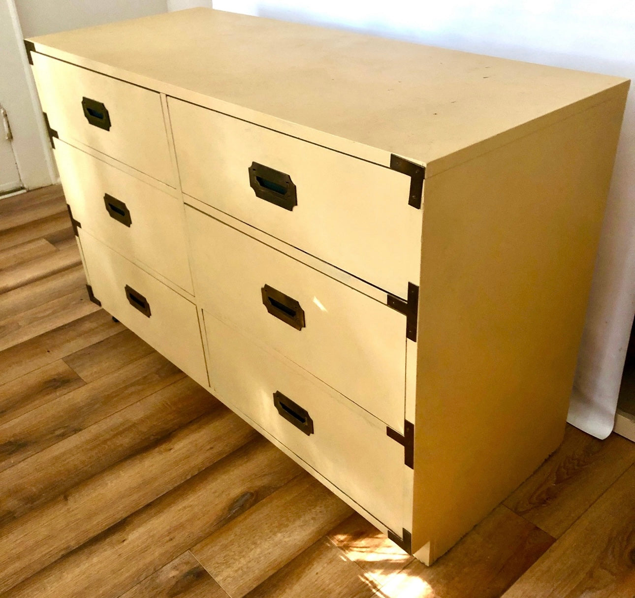 VINTAGE 1960S DIXIE CAMPAIGN DRESSER