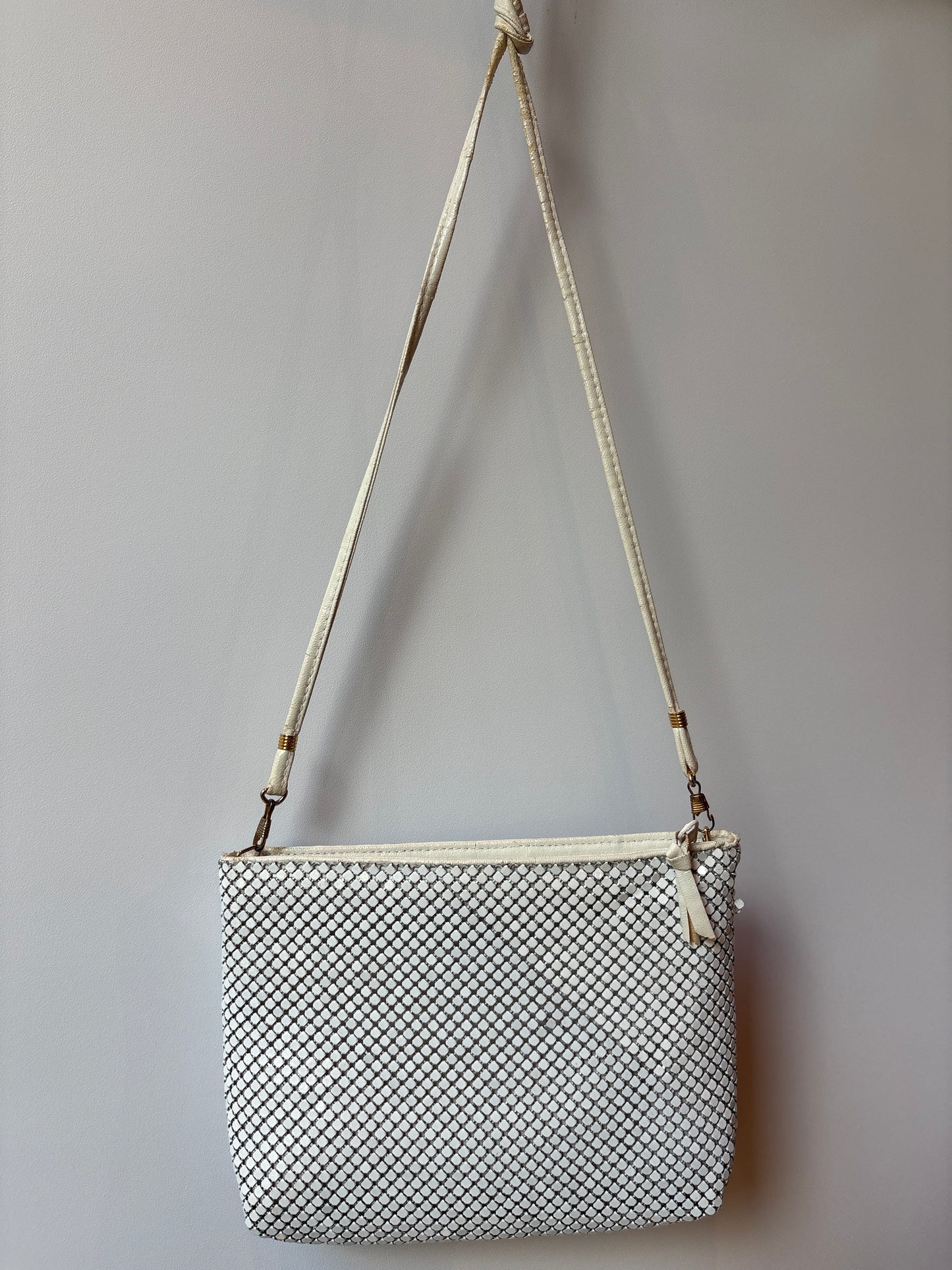 WHITE METAL MESH PURSE