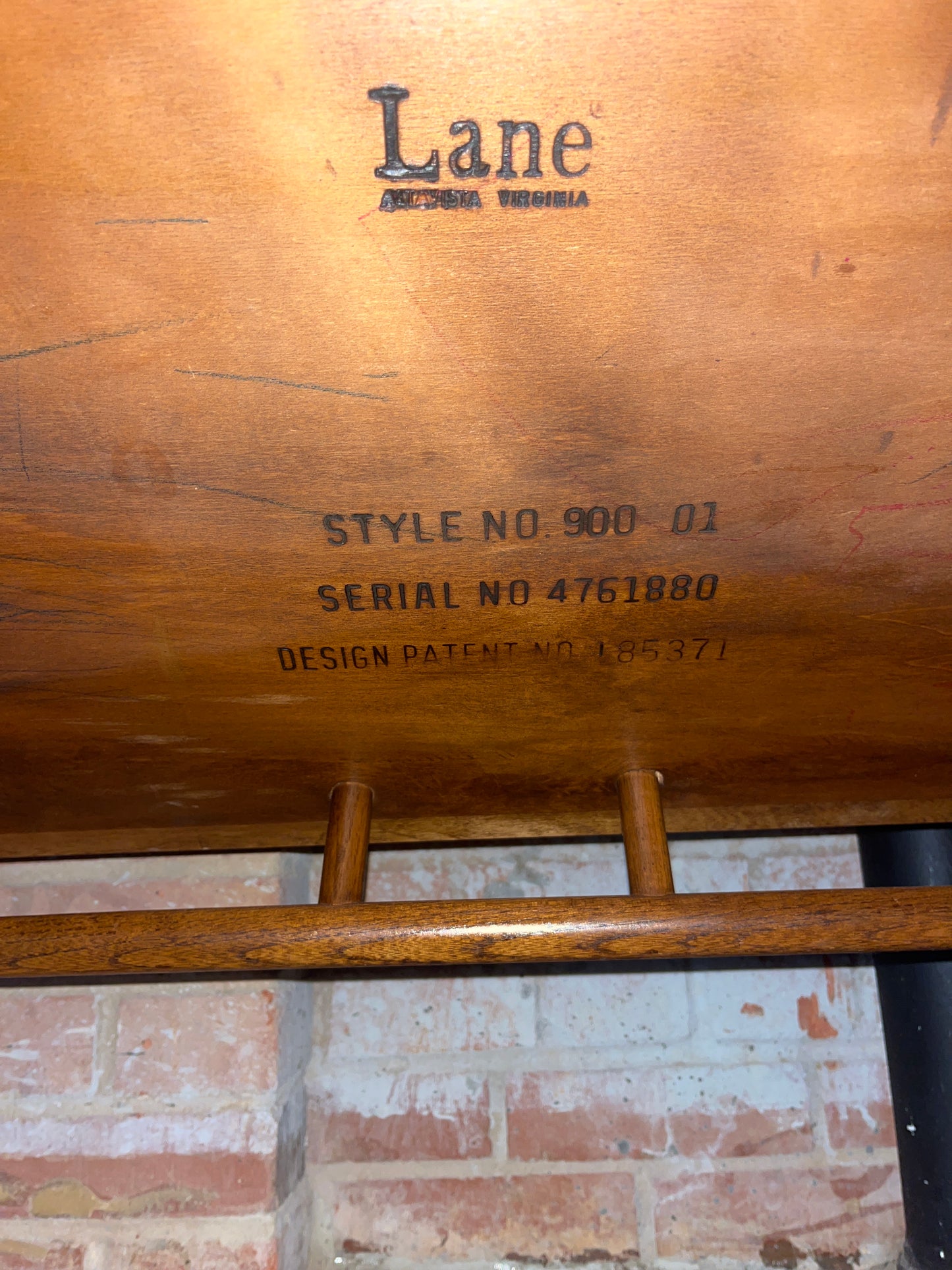 VINTAGE LANE ACCLAIM COFFEE TABLE