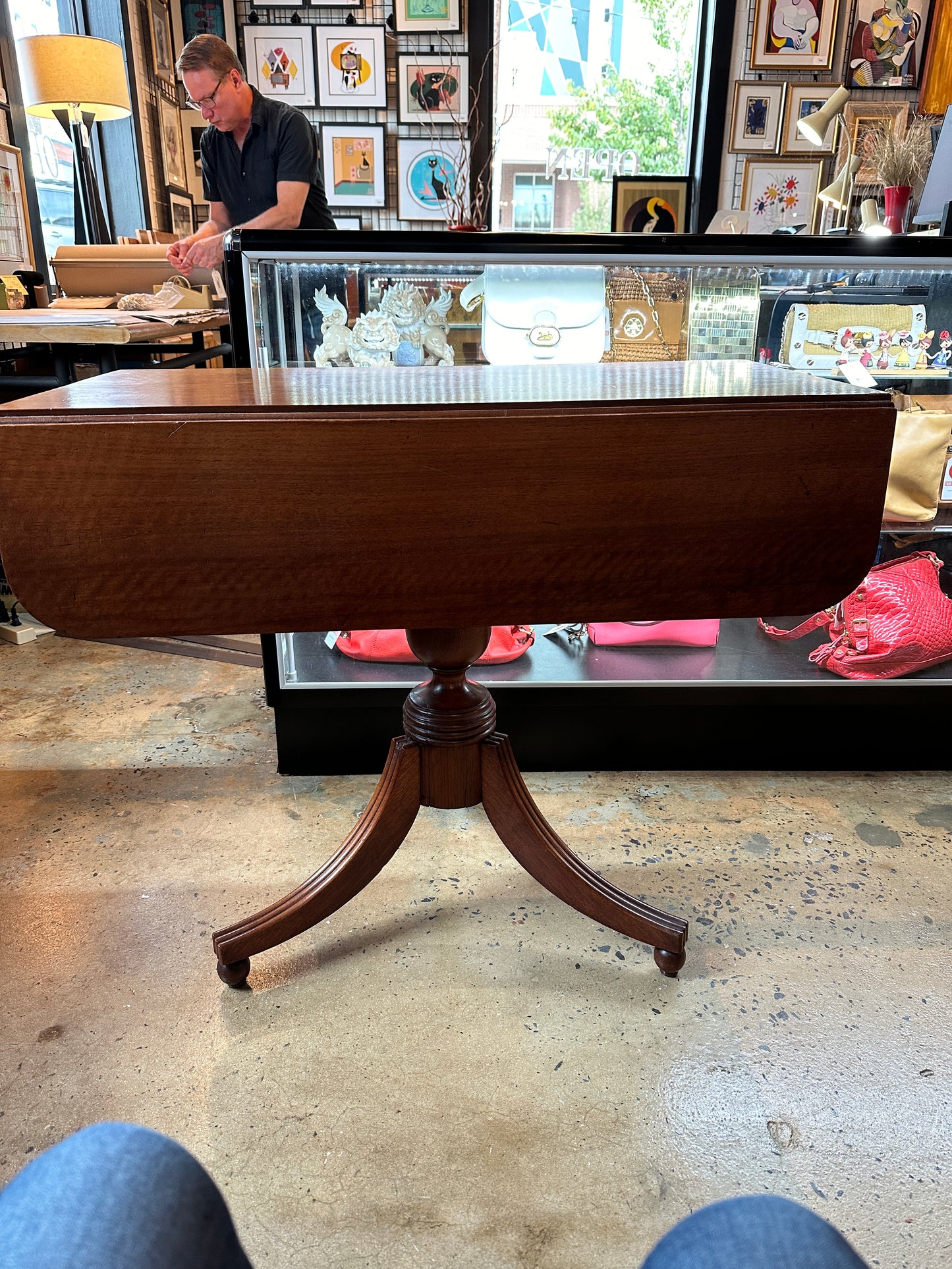 DUNCAN PHYFE STYLE DROP LEAF TABLE