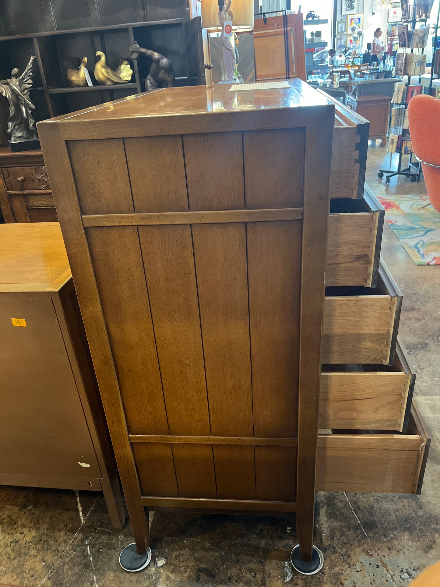 DREXEL MERIDIAN DRESSER/CHEST OF DRAWERS