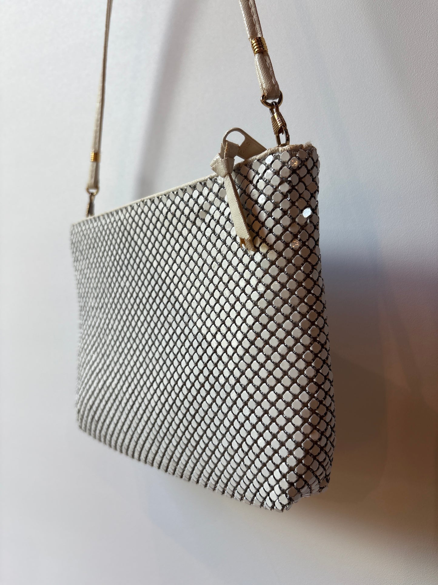 WHITE METAL MESH PURSE