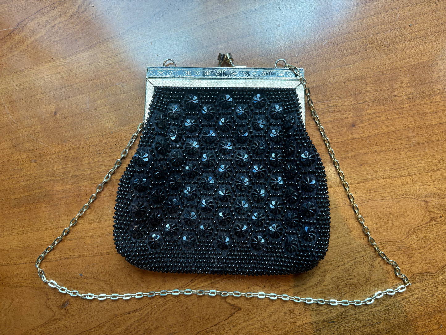 VINTAGE BEADED MADE IN HONG KONG