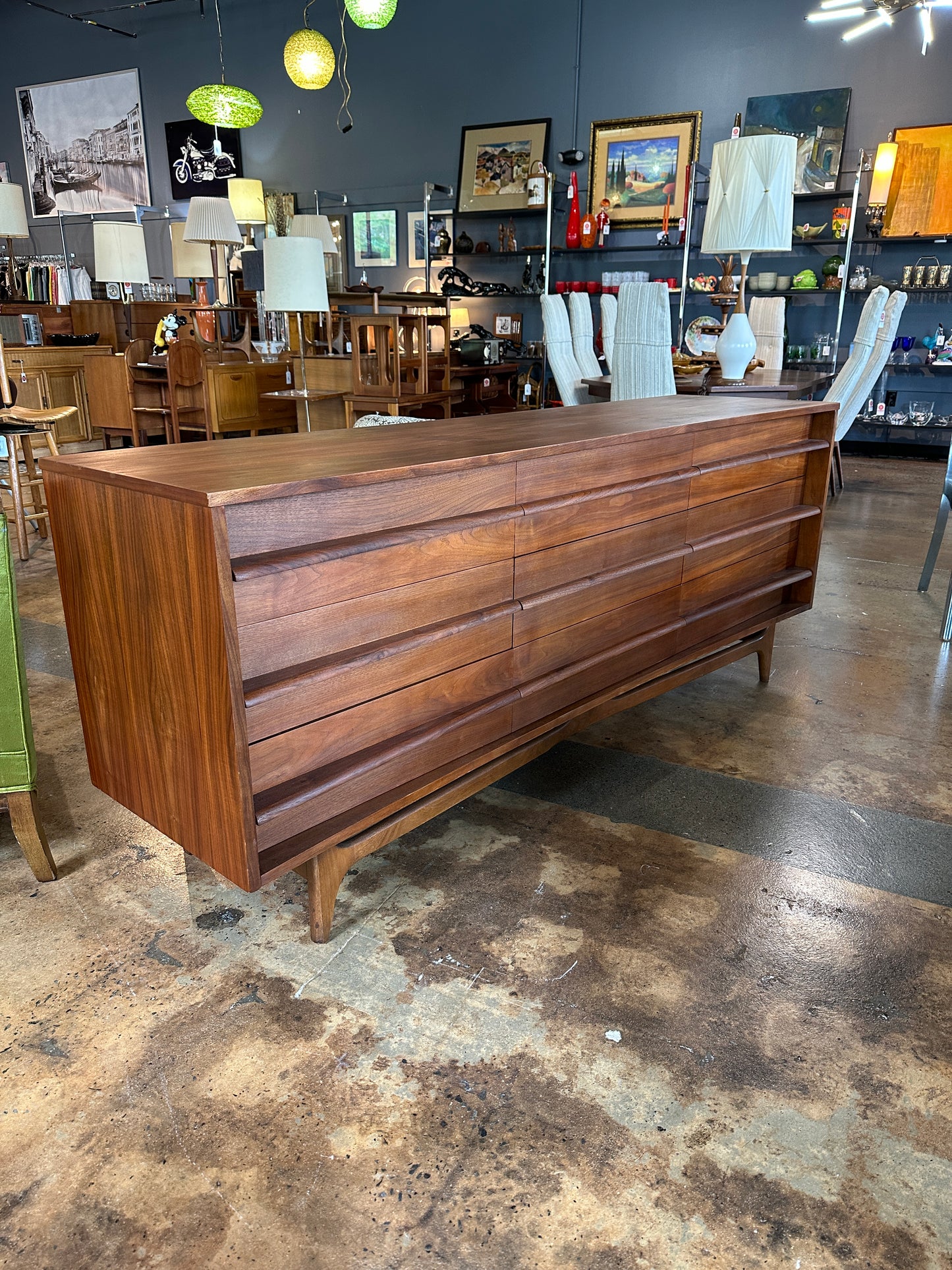 MIDCENTURY MODERN 9 DRAWER LOWBOY DRESSER BY YOUNG MFG