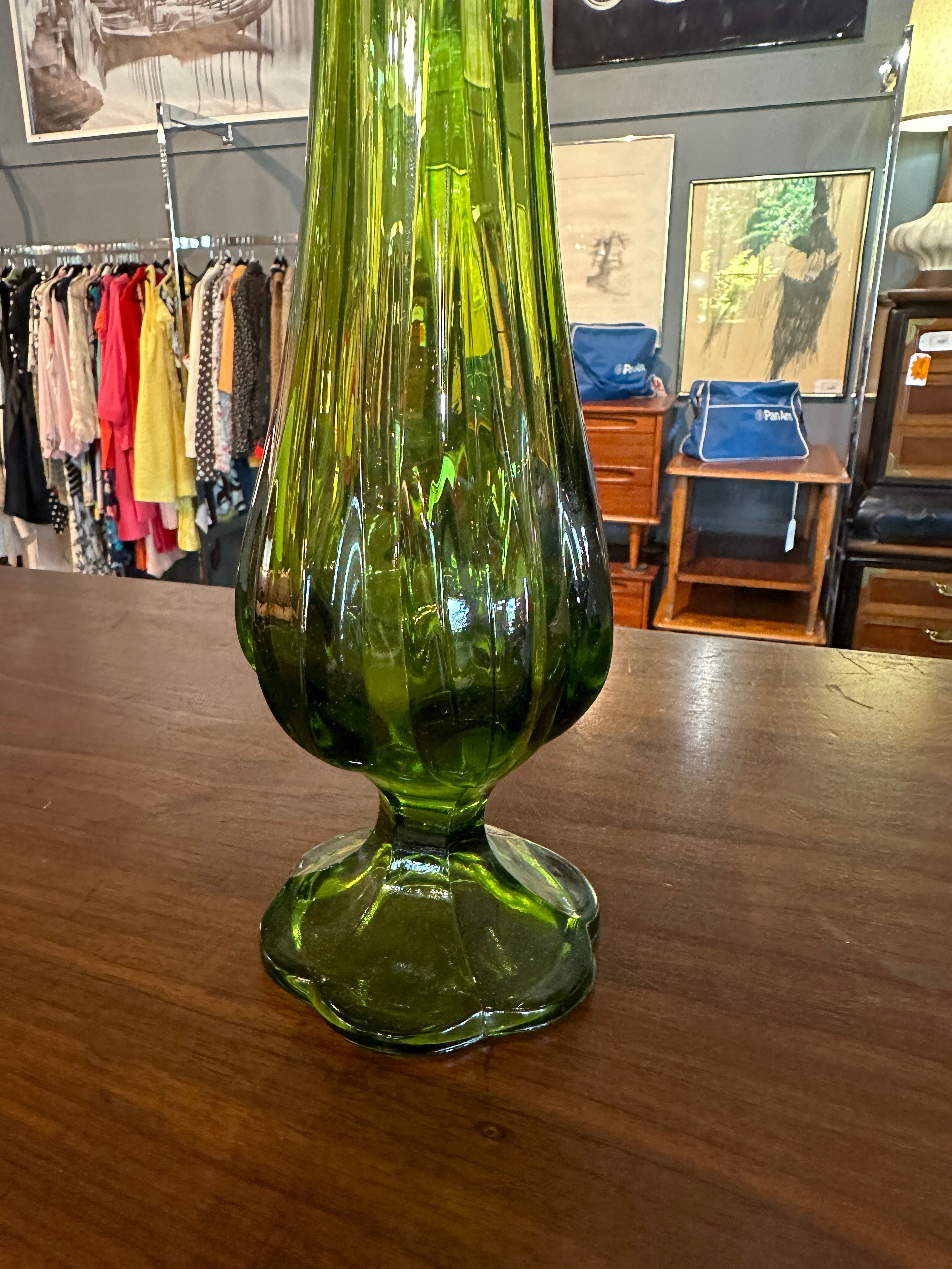 Hot L.E Smith Swung Green Vase