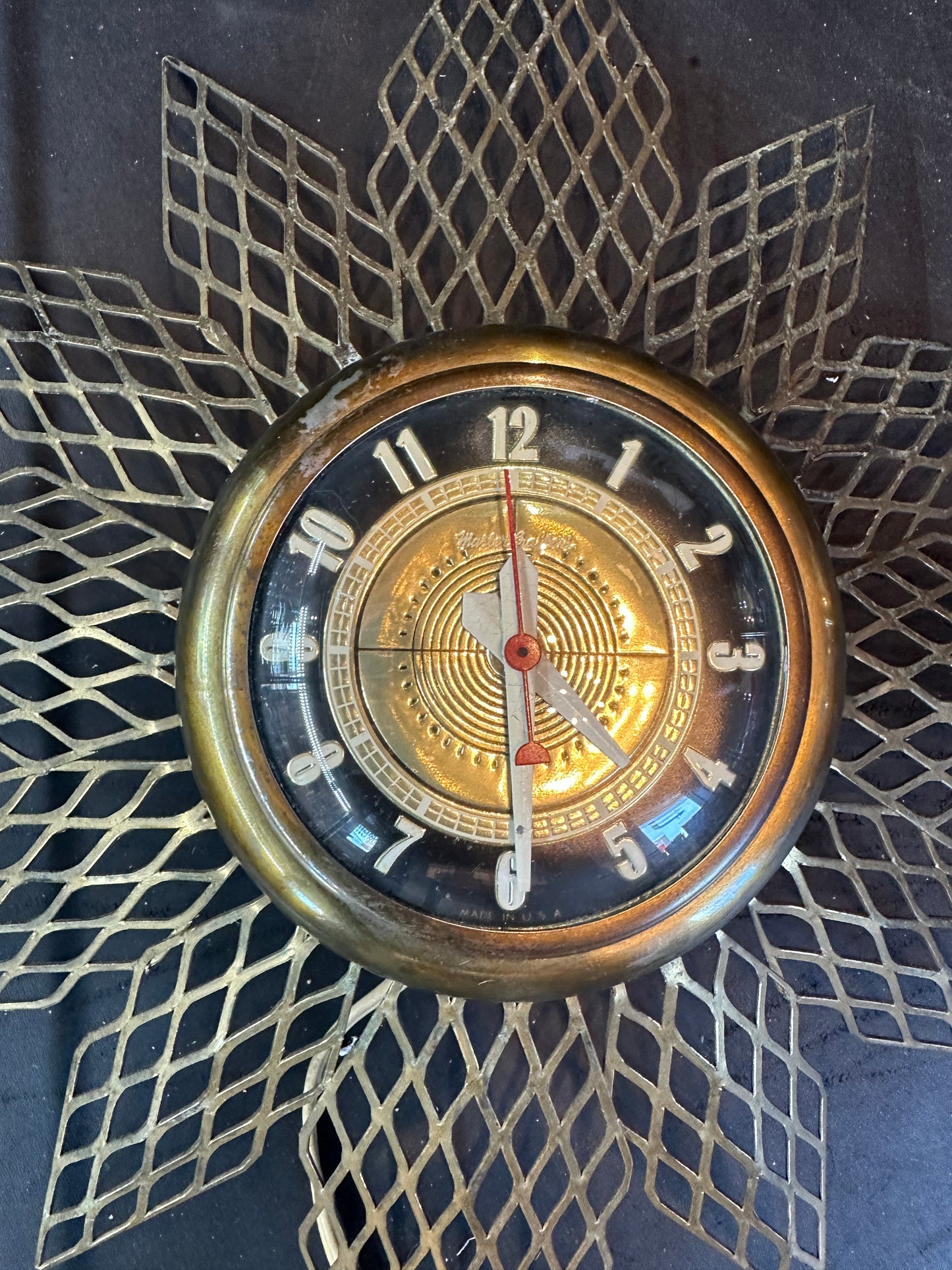 Vintage Mastercrafters 19" Starburst Clock