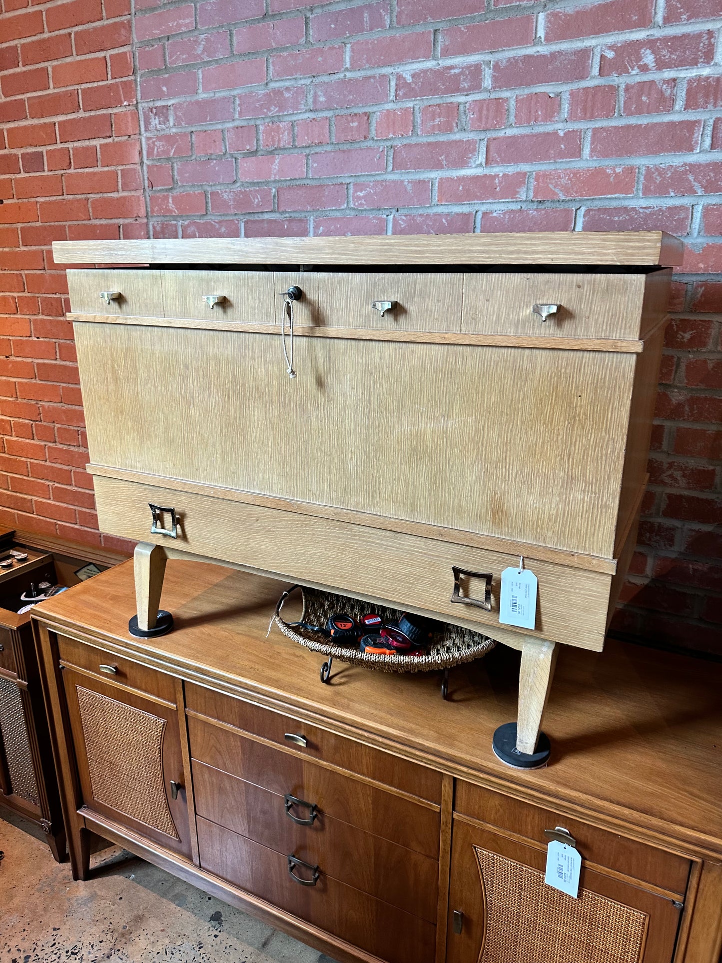 BLOND Cedar Lined Chest BY CAVALIER