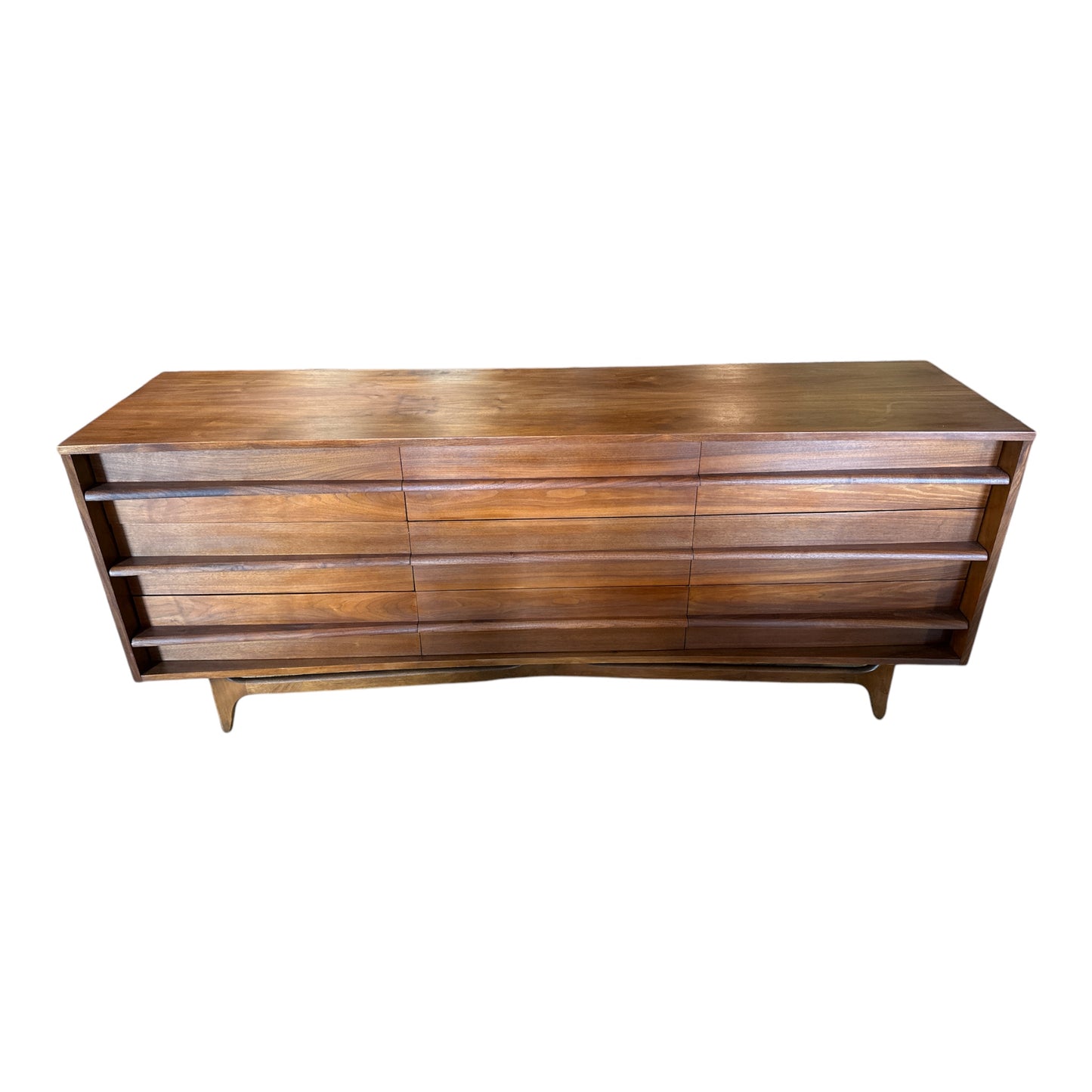 MIDCENTURY MODERN 9 DRAWER LOWBOY DRESSER BY YOUNG MFG