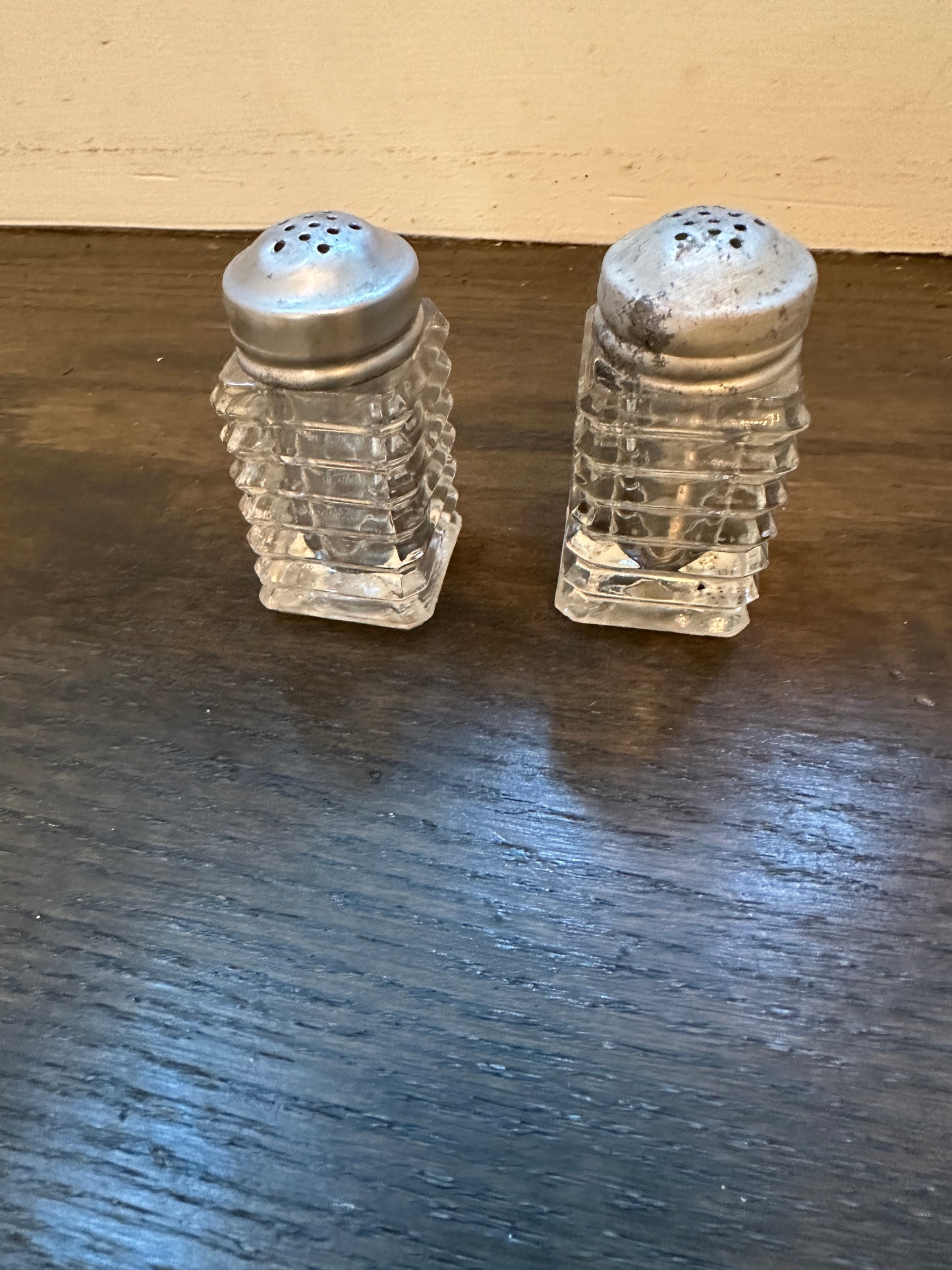 Anchor Hocking "Manhattan" Salt & Pepper